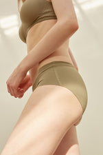 Load image into Gallery viewer, Adele Essential Seamless Bra
